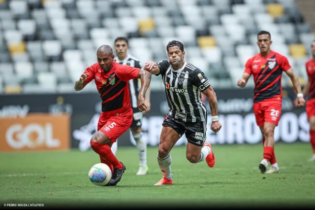 fernandinho-anuncia-fim-de-sua-segunda-passagem-pelo-athleti.jpg