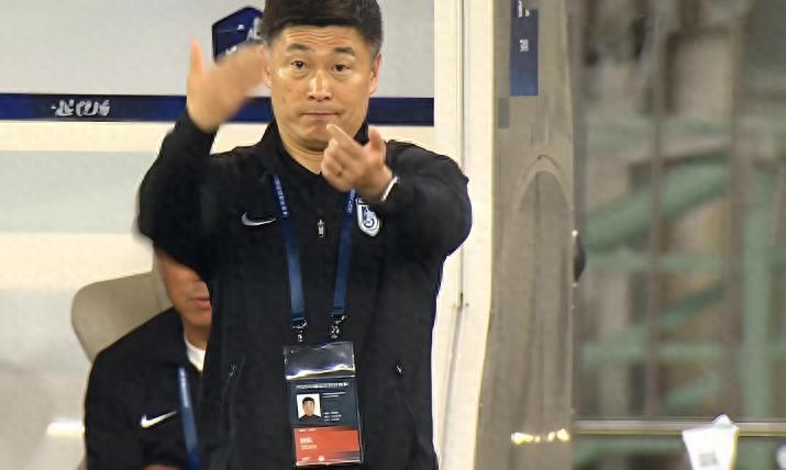 开云体育官网-崔康熙大部分嫡系助教都被鲁能送走，为何唐田却能留下冬训