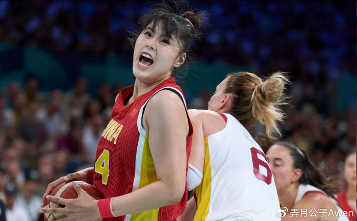 开云体育中国-20分钟砍21+11斩获MVP！球迷：不怎么看篮球都觉得你断层厉害|李月汝|韩旭|体育赛事讨论|WCBA|中国女篮_新浪体育_新浪新闻